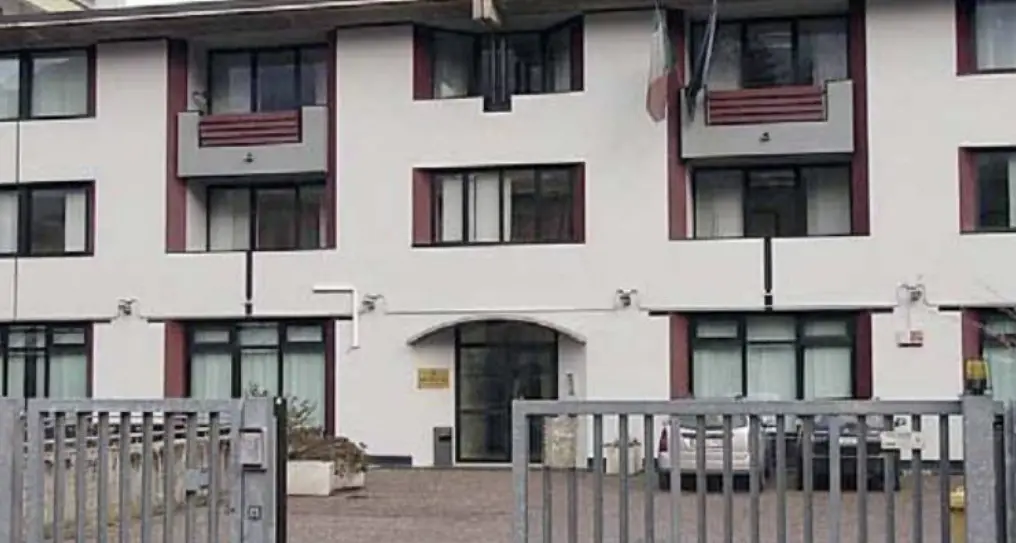 Baita devastata in val di Fassa durante il lockdown, ragazzi messi alla prova