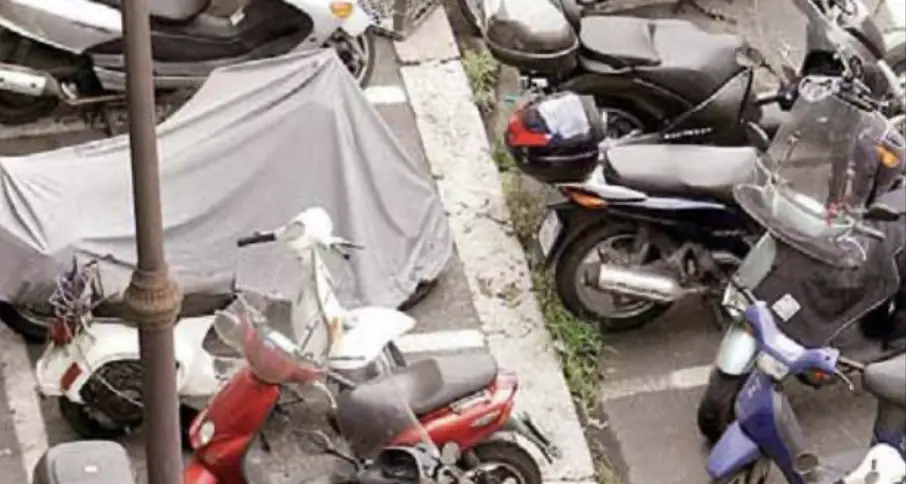 Moto \"fantasma\" multata quattro volte in un solo giorno: la proprietaria deve pagare