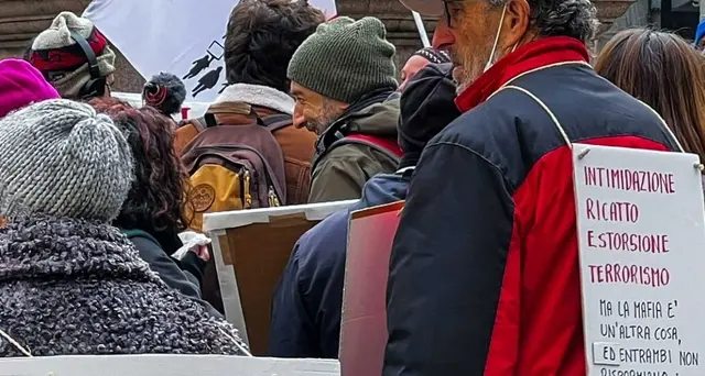 Green pass: presidio a Torino, basta discriminare lavoratori