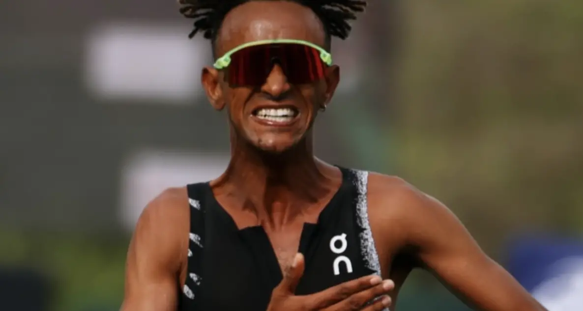 Trionfo nella maratona, Yeman Crippa fa la storia a Parigi: il Trentino lo esalta