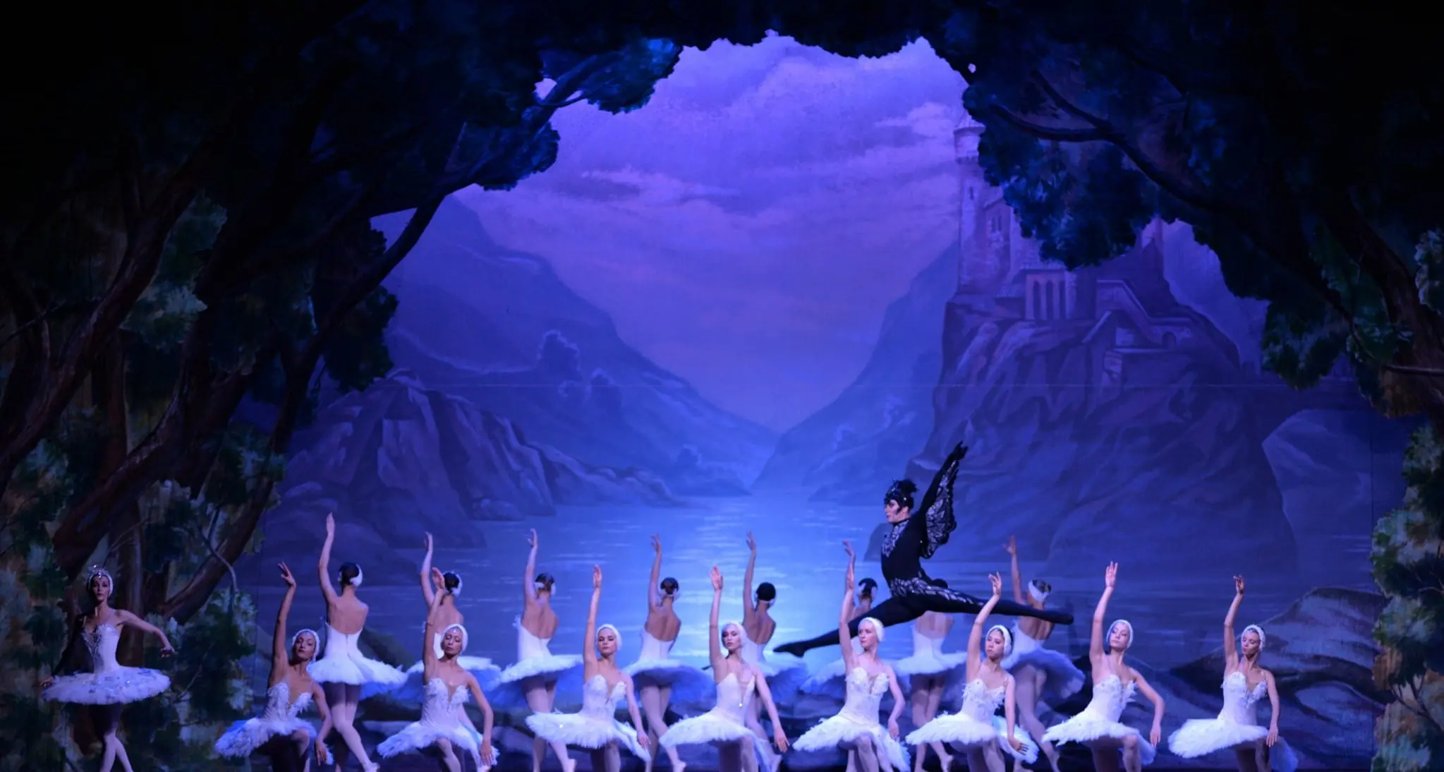 All’Auditorium Santa Chiara arriva “Il lago dei cigni”, classico natalizio portato sul palco dal Balletto di Mosca