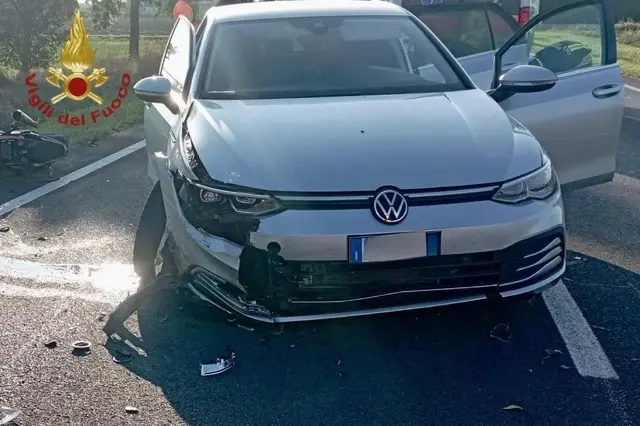 Moto contro auto, un morto e quattro feriti nel Rodigino