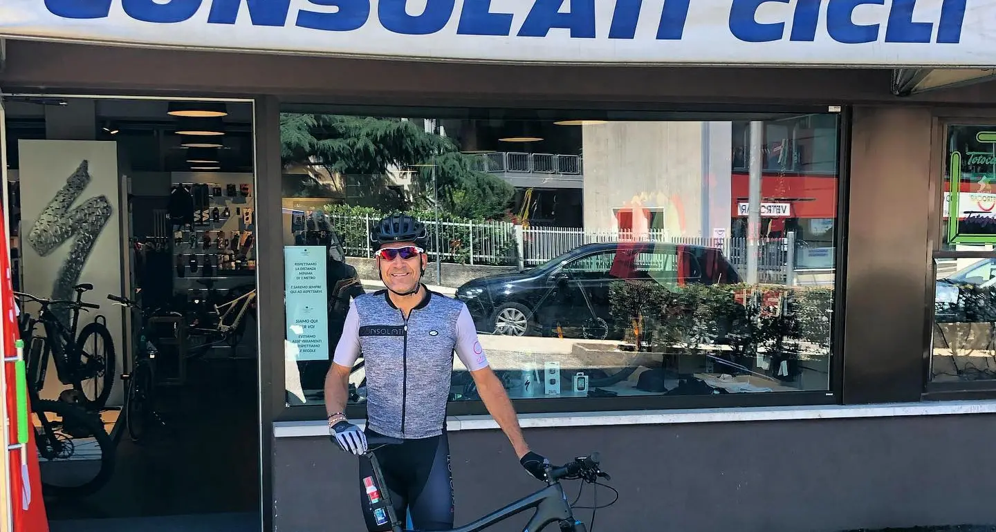 Troppi investimenti in ciclabile? «Anche i pedoni devono imparare a stare a sinistra, e i padroni dei cani siano attenti ai guinzagli allungabili»