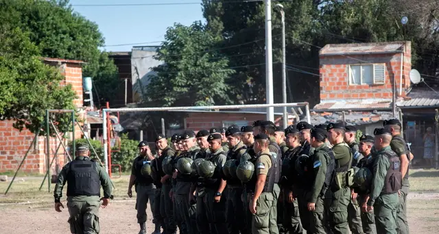 Argentina: il governo Milei valuta di mandare soldati a Rosario