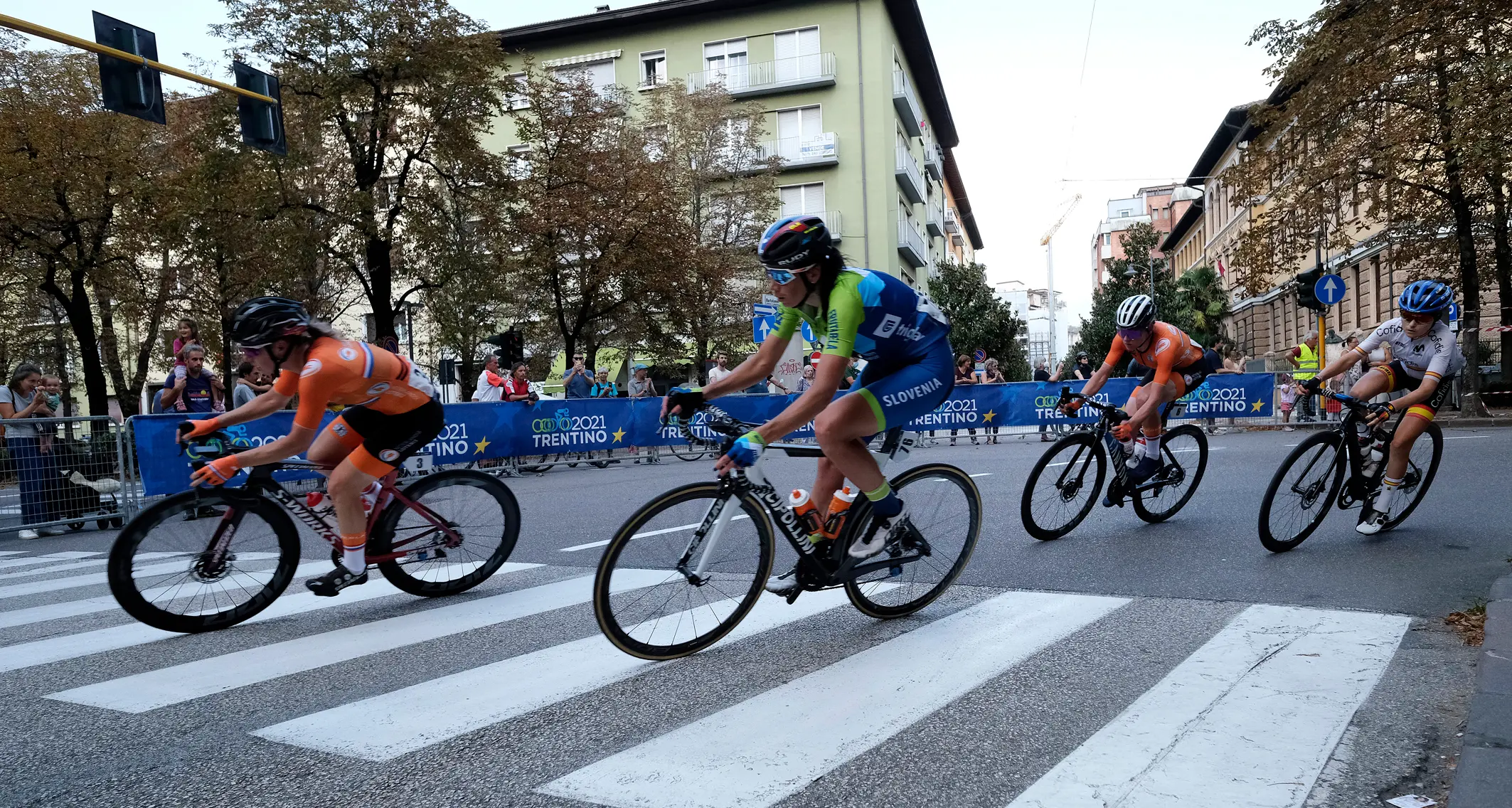 Europei di ciclismo, Van Dijk vince la prova Elite femminile