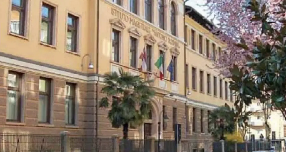 Classe del Rosmini da record, ne parla tutta Italia: sei ragazzi su 23 non ammessi agli esami