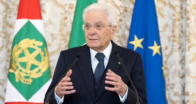 Mattarella ricoverato, il Quirinale: “Intervento programmato”