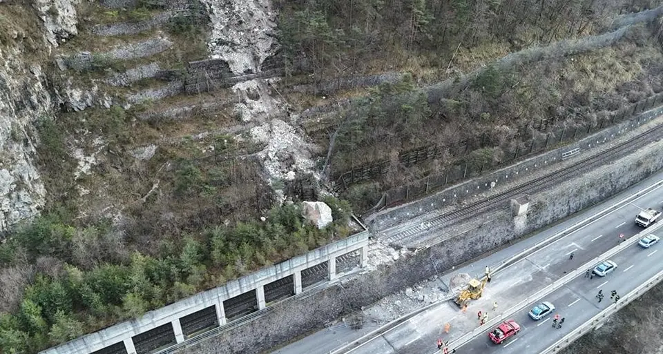 Frana di Valbrenta, Fugatti al vertice in Prefettura a Vicenza: «Riaprite il traffico per le automobili»