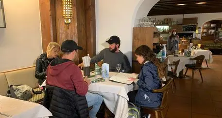 Stop al coprifuoco e più spazio sui mezzi pubblici: da oggi in Trentino un altro passo verso la normalità