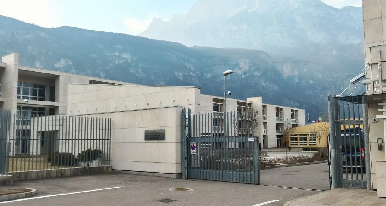 Ancora violenza nel carcere di Trento: tre agenti aggrediti e feriti