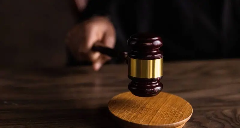 Fa il bullo con i ragazzi, punito: se l’era presa con i giovani del muretto minacciandoli