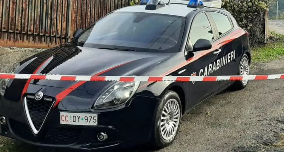 Cerca di rubare a scuola, aggredisce una donna delle pulizie, poi entra in una casa e picchia una signora: giovane del Mali arrestato dai Carabinieri a Levico