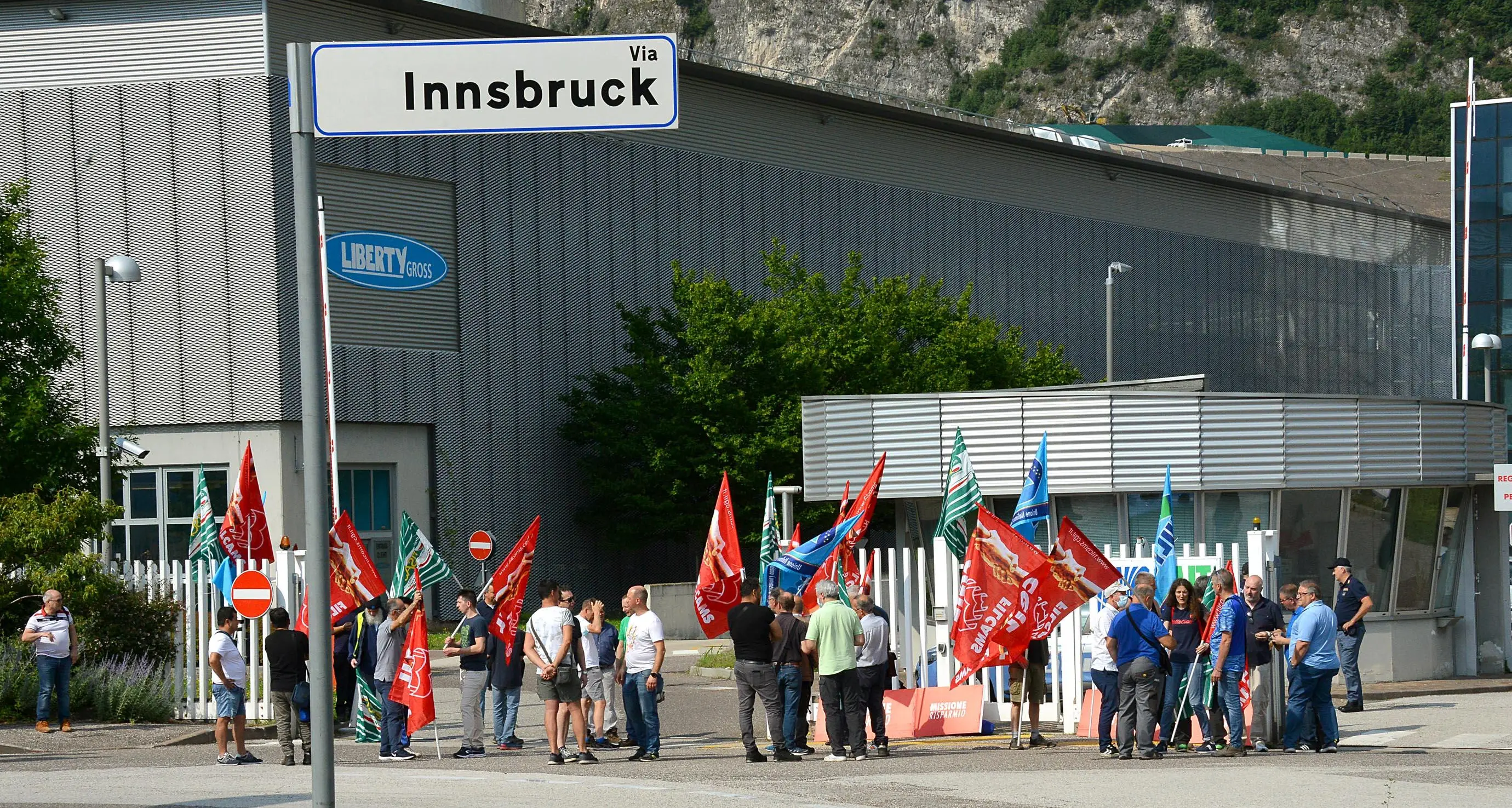 Vertenza Sait, ultimo atto: si va verso i licenziamenti di 60 magazzinieri che rifiutano di essere trasferiti alla cooperativa Movitrento
