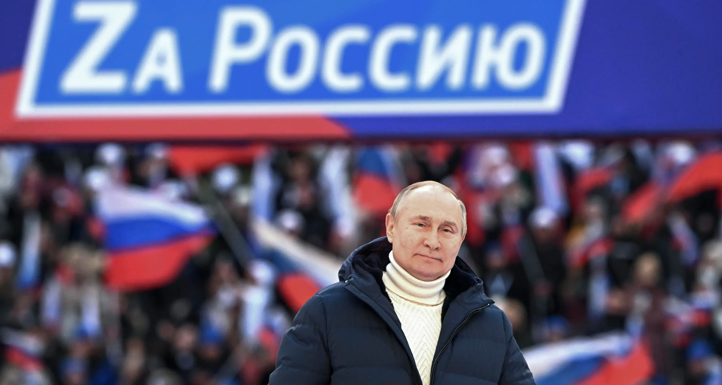 Lo show di Putin allo stadio, con migliaia di sostenitori russi: \"Porteremo a termine tutti i nostri obiettivi\"