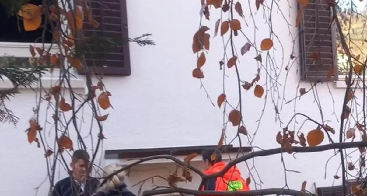 Anziano morto da giorni in casa, i pompieri di Merano lo trovano per caso