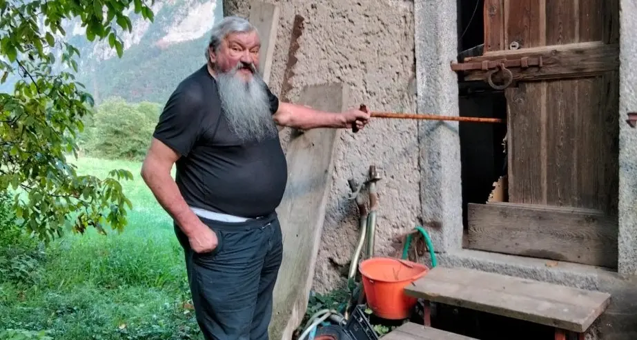 Rubano ad un malgaro ottantenne del Chiese 30 campanacci e tre motoseghe, indagini in corso