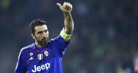 Buffon appende i guantoni: addio al calcio, l’annuncio nei prossimi giorni