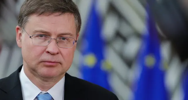 Polonia: Ue, via a infrazione per legge su influenze russe