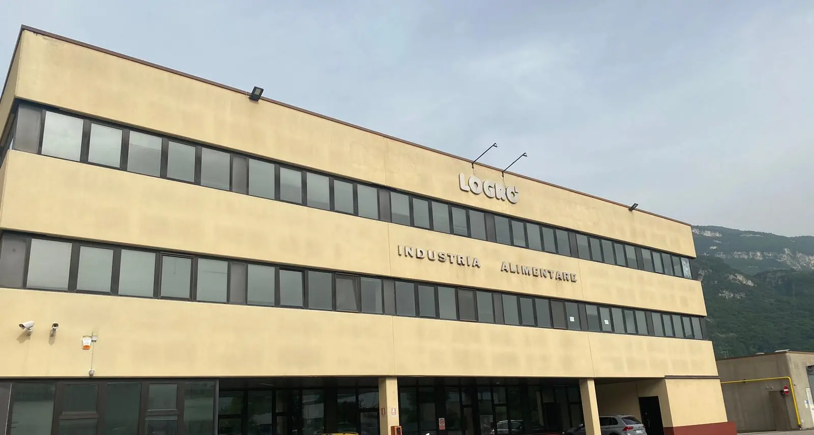 In fabbrica fa troppo caldo, parte la vertenza alla ex Logrò di Rovereto (anche sul premio di produzione)