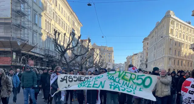 Green pass: multe fino 4000 euro per corteo sabato a Trieste