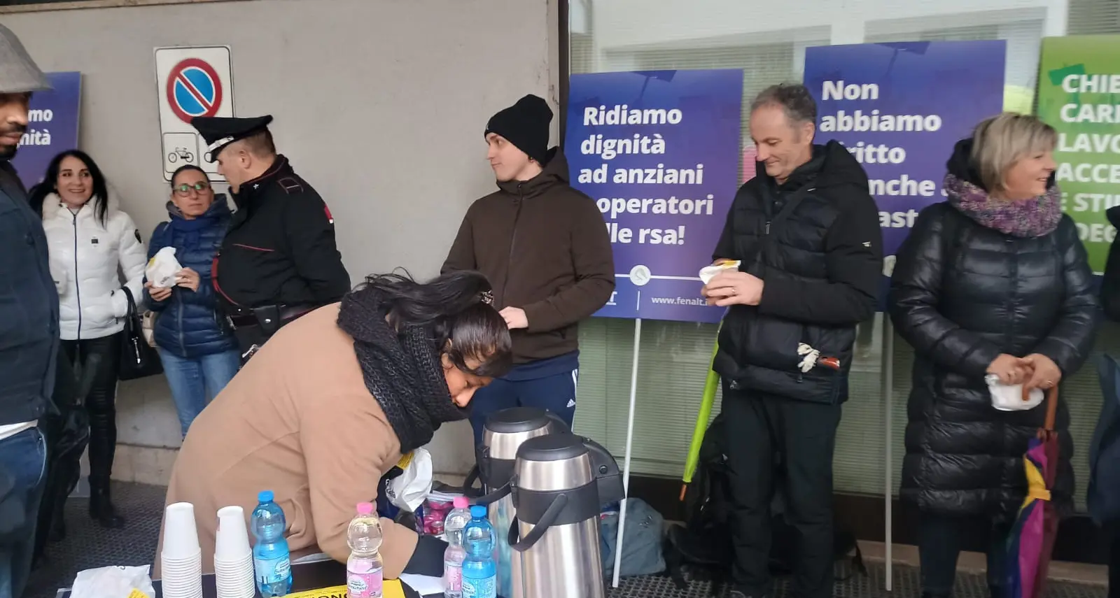 Case di riposo, la protesta dei lavoratori: «Pari dignità o sciopero a oltranza»
