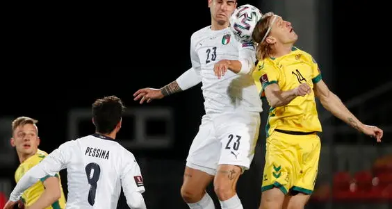 Europei, l’Italia batte la Lituania 2-0 (ma quanti errori...)