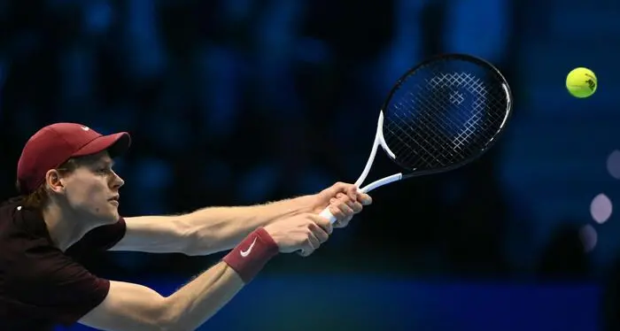 Torino, Sinner irresistibile contro Zverev: vince in due set ed è già in semifinale
