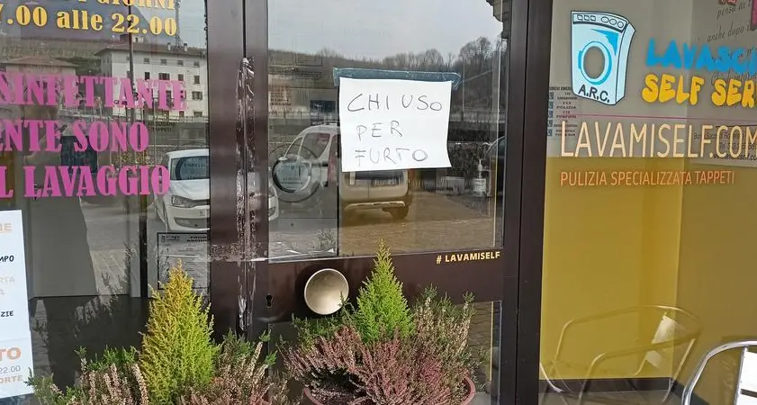 Ancora ladri in azione: colpiti l’oratorio e la lavanderia self service di Borgo Sacco