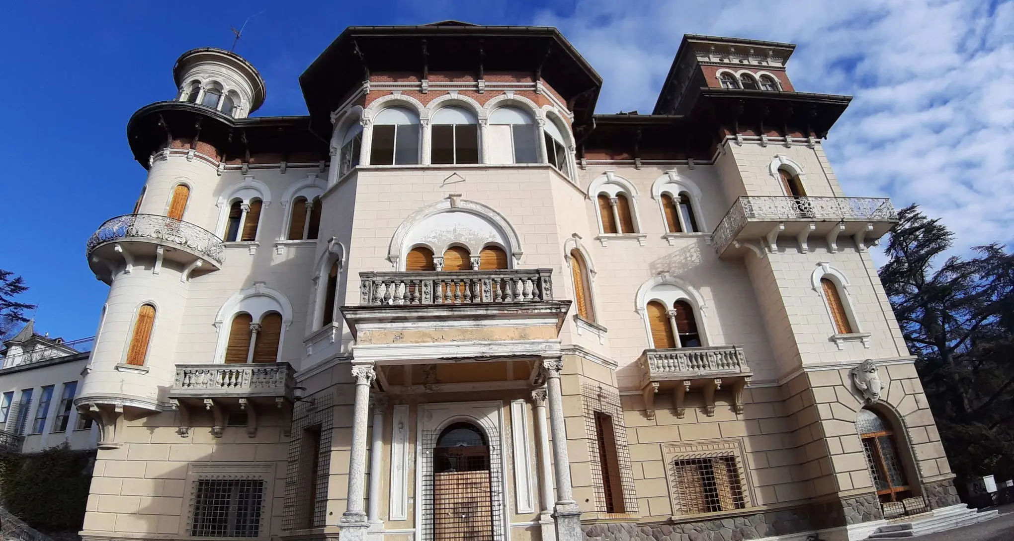 Ex Villa Rosa, Oss Emer: «No a destinazioni residenziali»