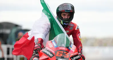 Pecco Bagnaia domina Misano, due vittorie consecutive in motoGP