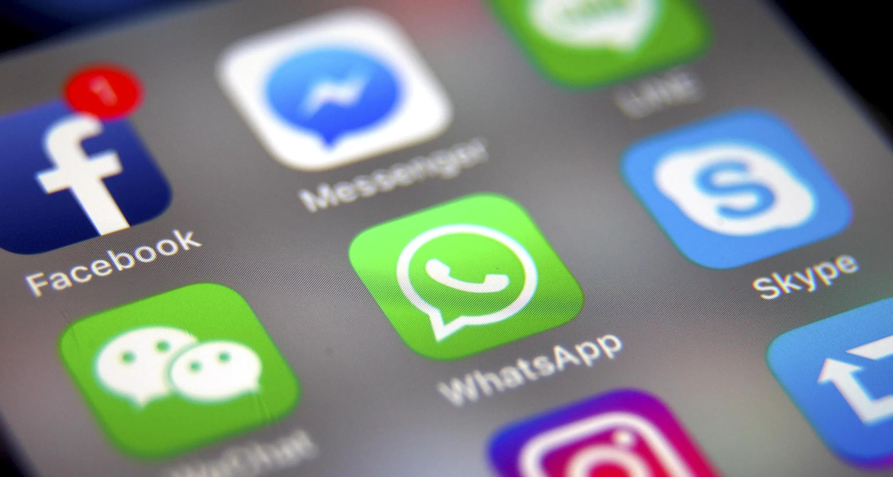 Rapine e aggressioni, le commesse del centro si danno l’allarme in chat