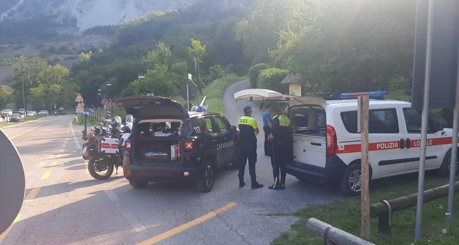 Furti nei veicoli in sosta a Tenno e Comano: arrestata una donna, denunciati i 2 figli minorenni