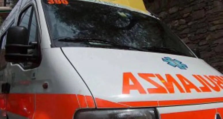 Esplosione in una casa di Mollaro: muore un uomo di 72 anni