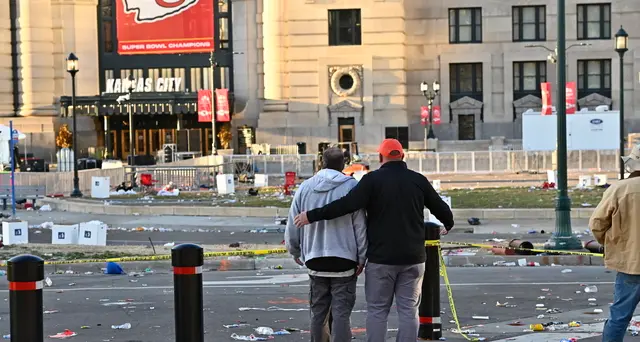 Spari a parata Super Bowl, Biden: fermare la violenza delle armi