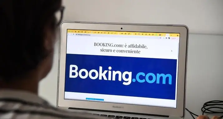 Booking.com hackerata, fuga di dati dei clienti