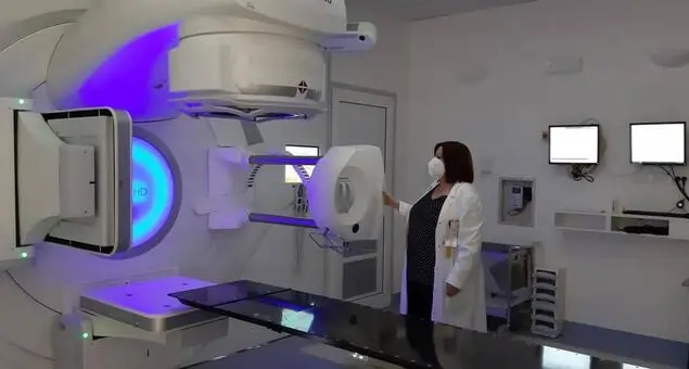 Tumori, al Santa Chiara il nuovo acceleratore lineare per 350 pazienti all’anno