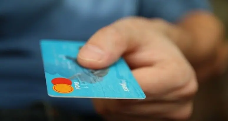 Tentano di clonare carte di credito, due persone denunciate dalla polizia di Trento