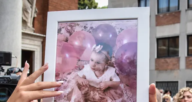 Bimba morta: madre rivela a legali identità padre biologico