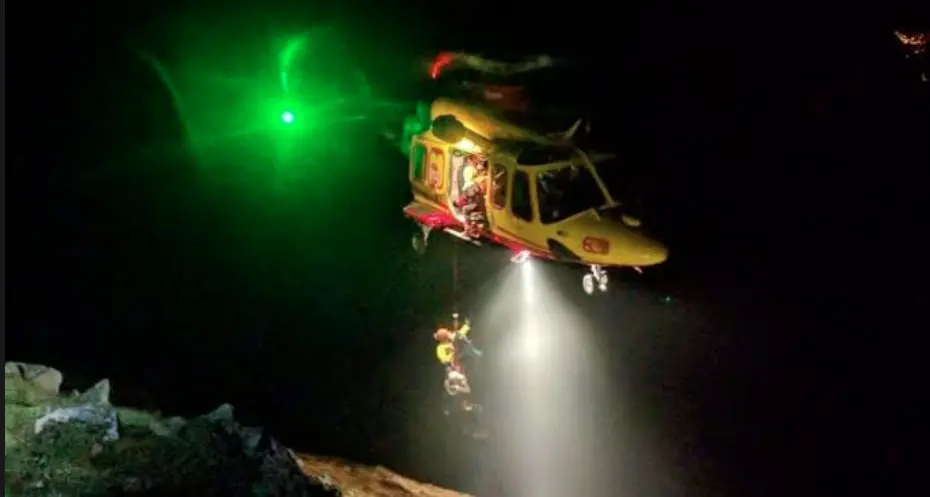 Nonostante l'allerta, scalano il Campanil Basso: bloccati dal temporale, salvati nella notte