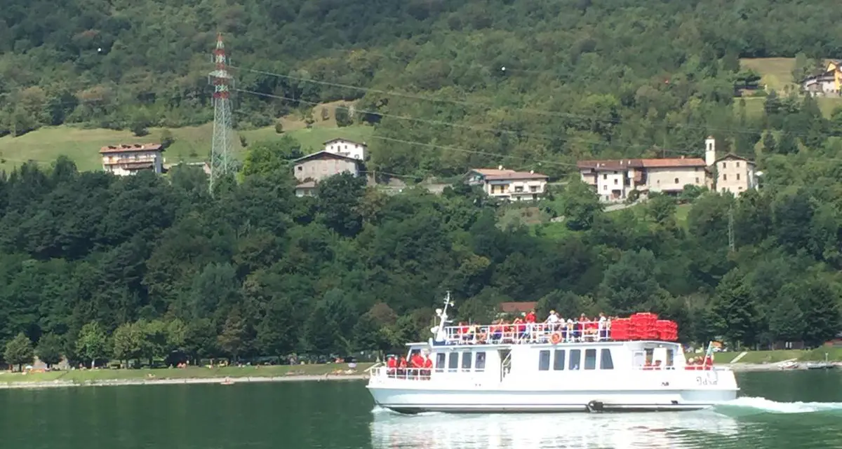 Si torna a navigare con il battello sul Lago di Idro