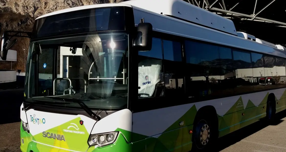 Trasporto pubblico, dal primo dicembre si possono rinnovare gli abbonamenti presso i tabaccai del circuito PuntoLis