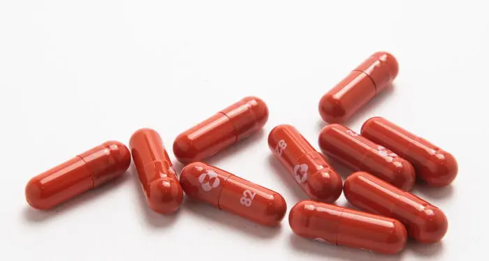 Arriva il nuovo farmaco per curare il Covid, da domani anche in Trentino, consentirà più cure a domicilio nei pazienti non gravi
