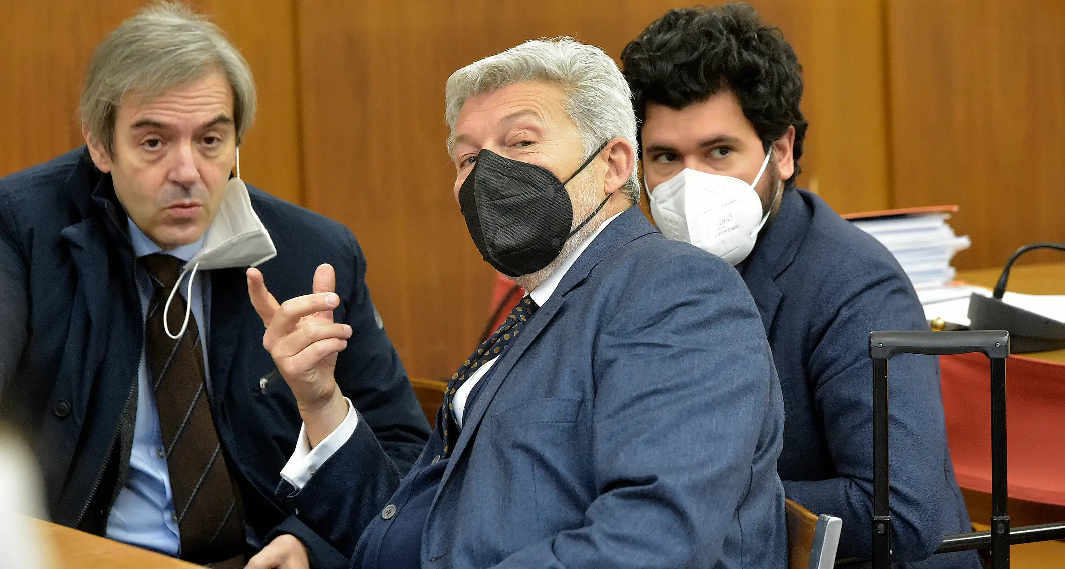 Processo a Tateo e Mereu, ore ed ore di deposizione di due ginecologhe: «Orari impossibili, interrogatori da inquisizione e clima oppressivo in reparto»