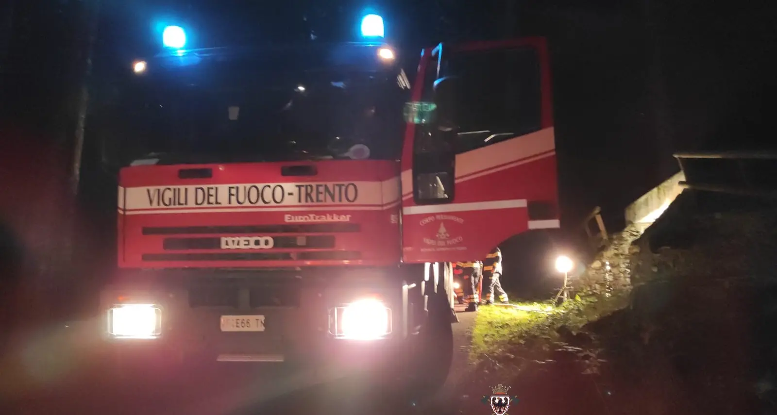 Manca l’acqua a Montagne, i vigili del fuoco arrivano con 30 mila litri dalla cisterna