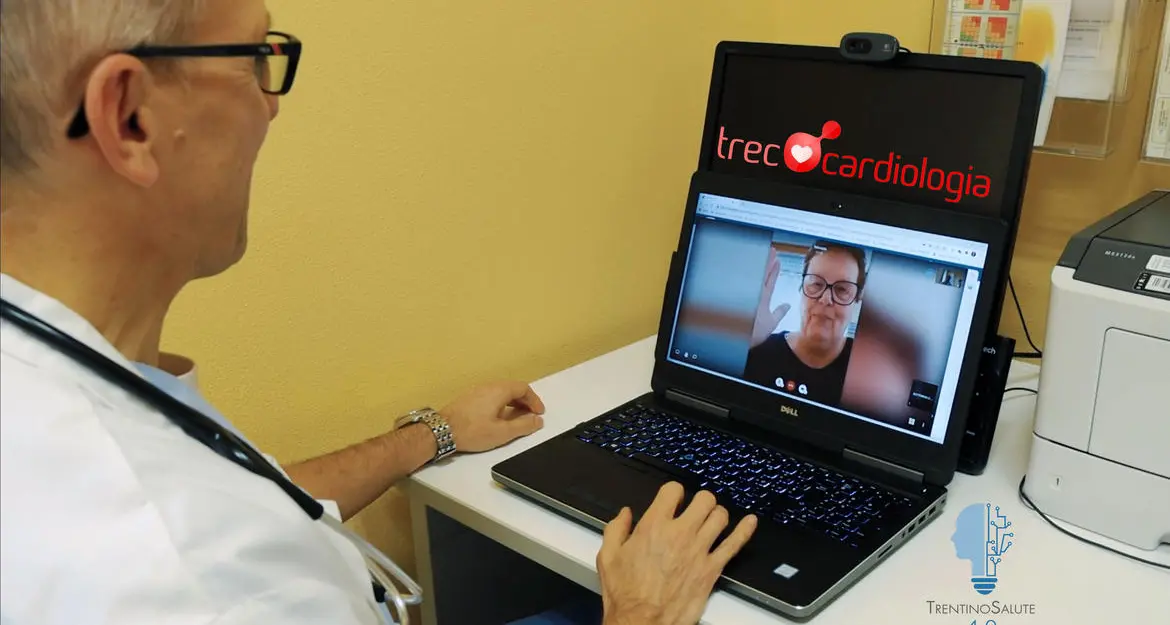Cuore sotto controllo a distanza: i ricoveri cardiaci scendono dal 25% al 5% grazie al telemonitoraggio