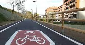 In arrivo la Bicipolitana, iniziata la posa della segnaletica, Facchin: “Vogliamo ridurre il traffico del 14 per cento entro il 2030”
