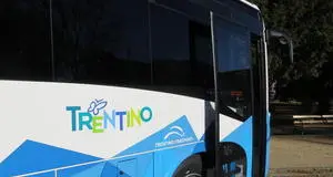 Autobus, domani (10 ottobre) sciopero. Mancano autisti, la Provincia cerca soluzioni: carriere più “veloci” e contributi all'affitto