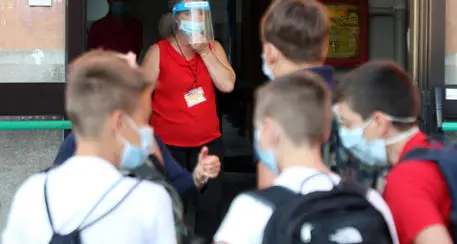 Assegno di natalità, sindacati contro la giunta Fugatti: “Tagliate fuori 140 famiglie”