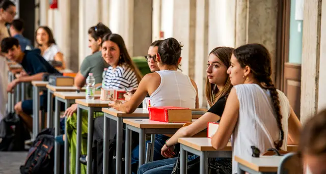Maturità: il 43% ha scelto traccia sul rispetto, il 15% i social