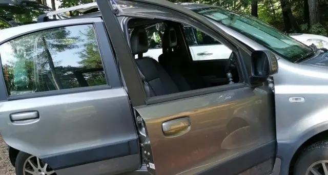 Montevaccino, razzia dei ladri sulle auto in sosta, vetri rotti e furto
